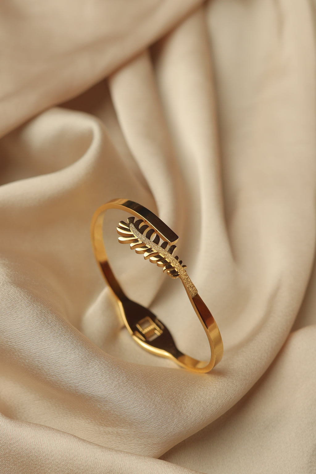 Feather Slim Bracelet