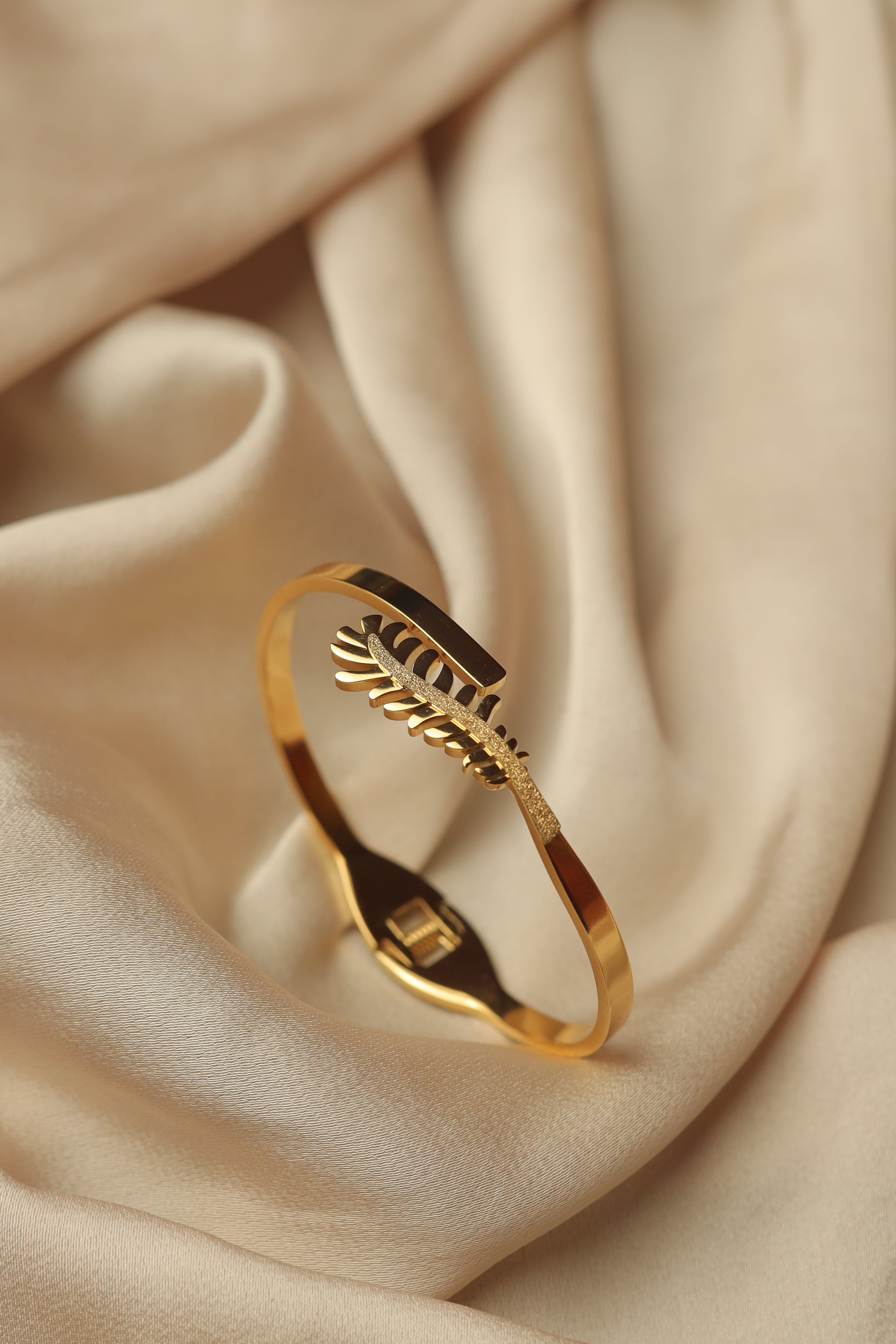 Feather Slim Bracelet