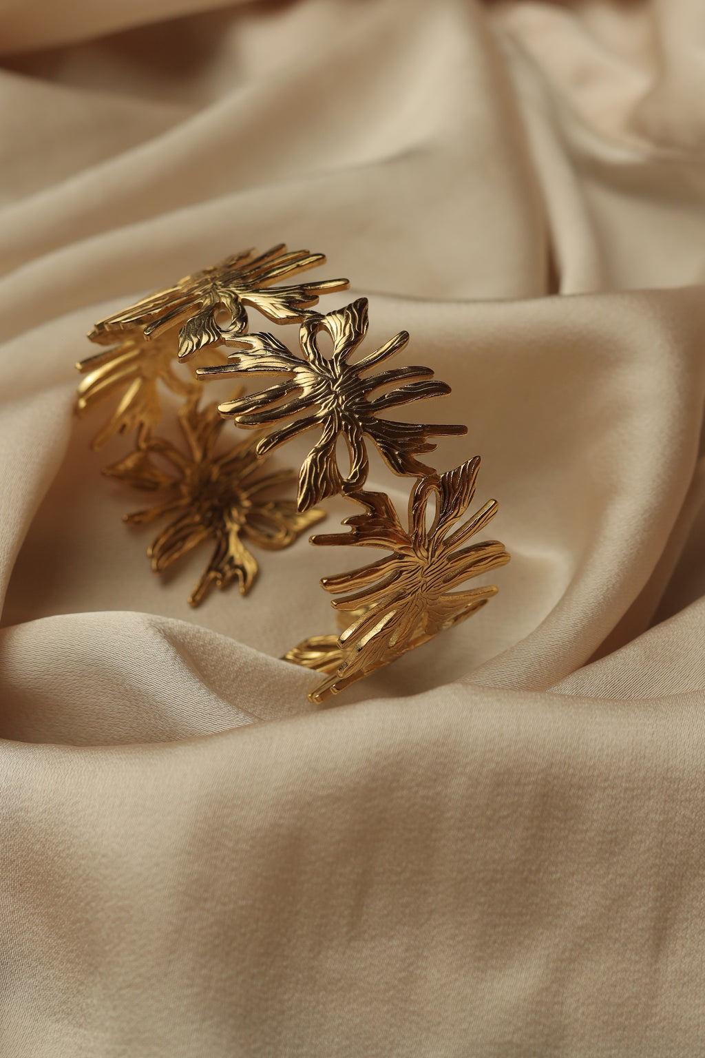 SnowFlake Broad Bracelet