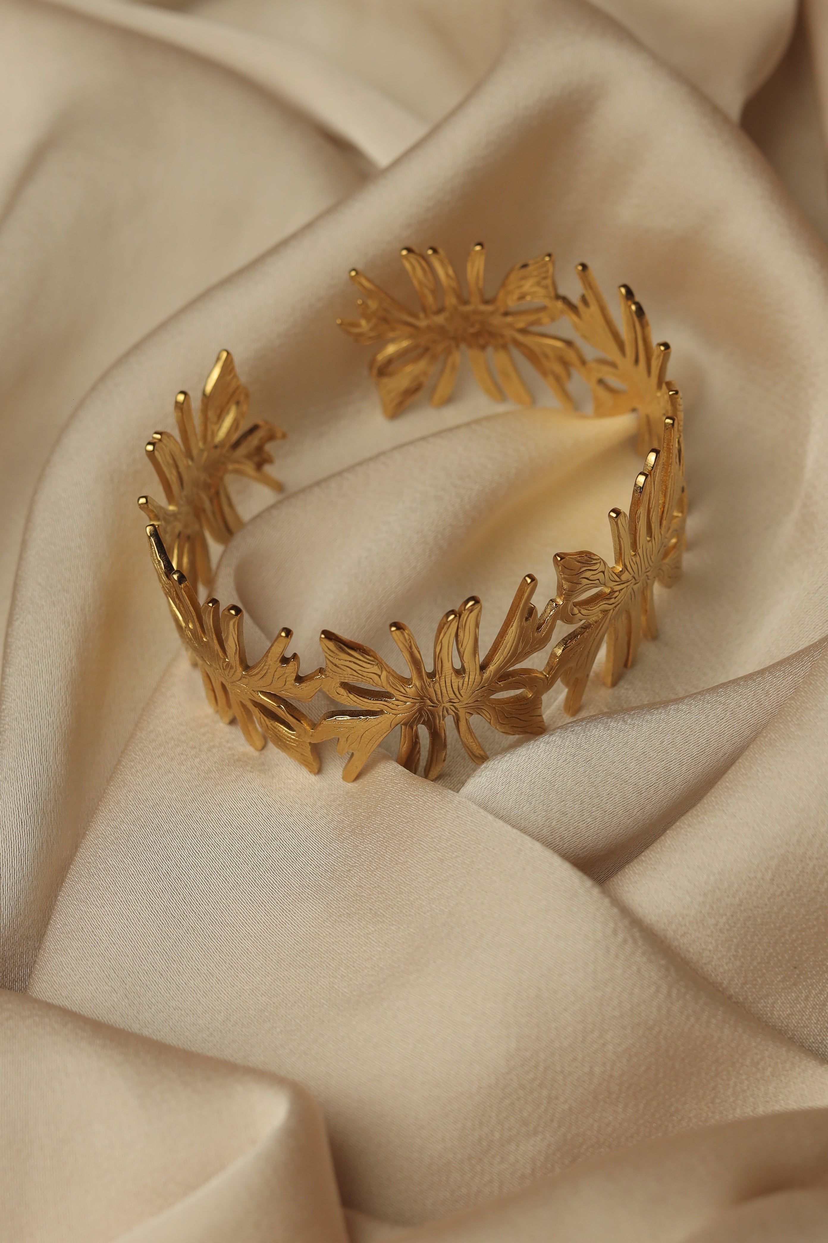 SnowFlake Broad Bracelet