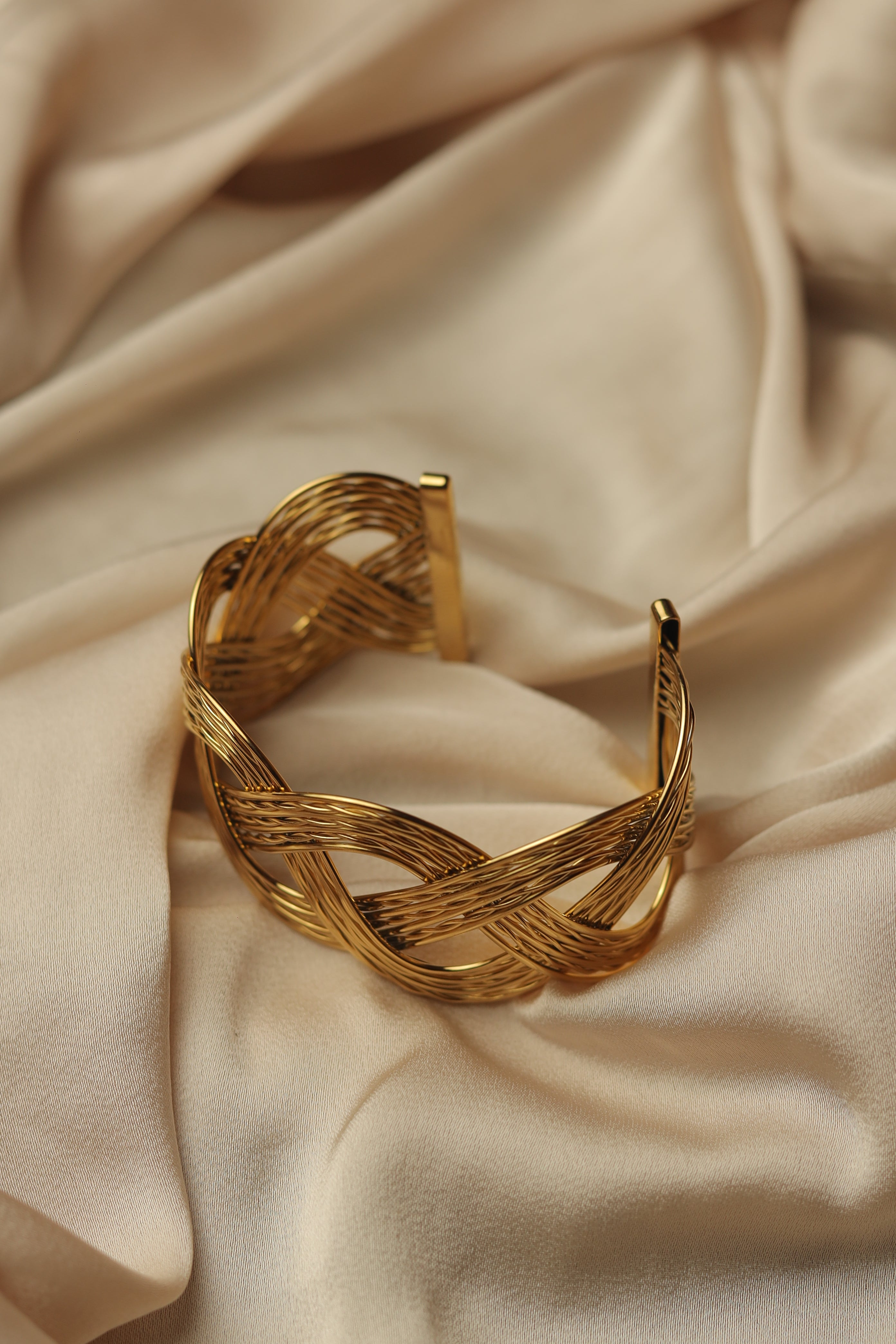 Criss Cross Broad Bracelet