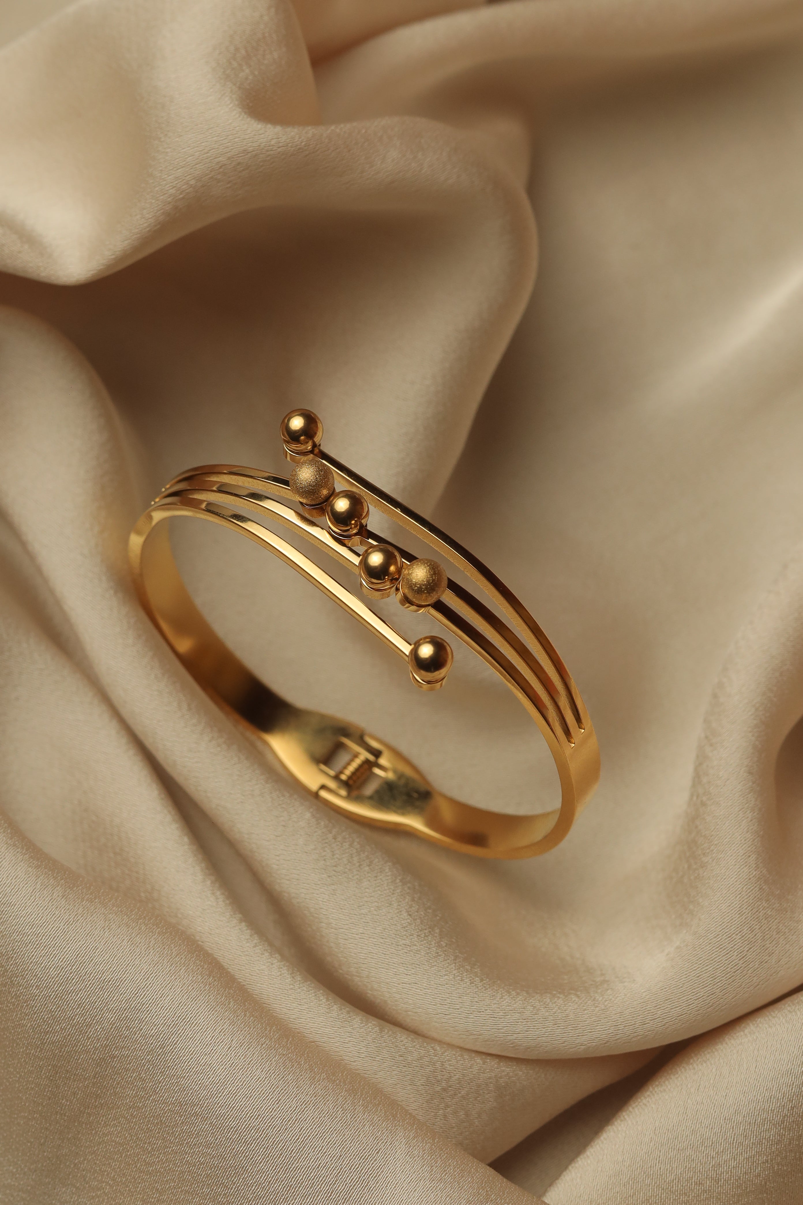Gold Bead Studded Slim Bracelet
