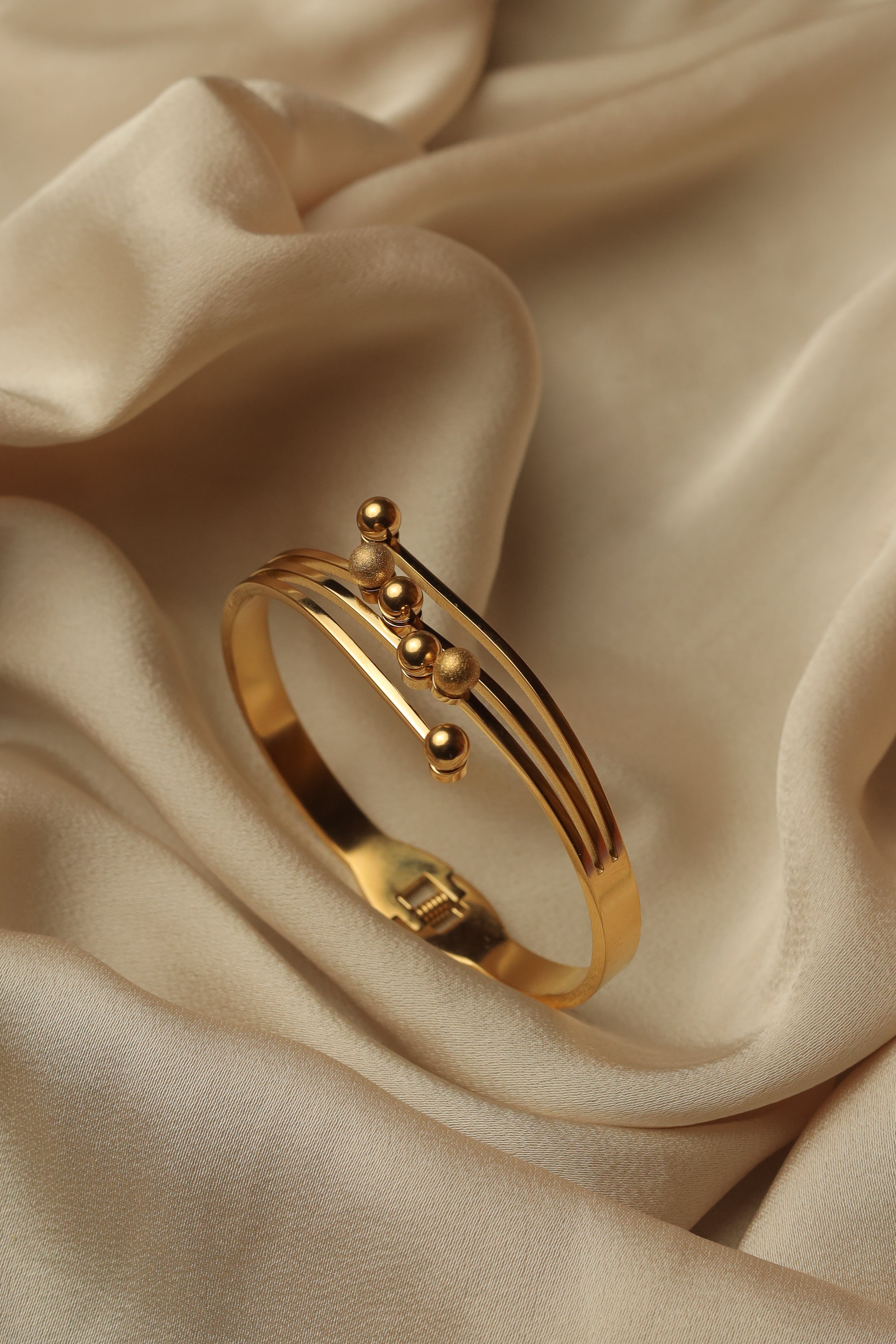 Gold Bead Studded Slim Bracelet