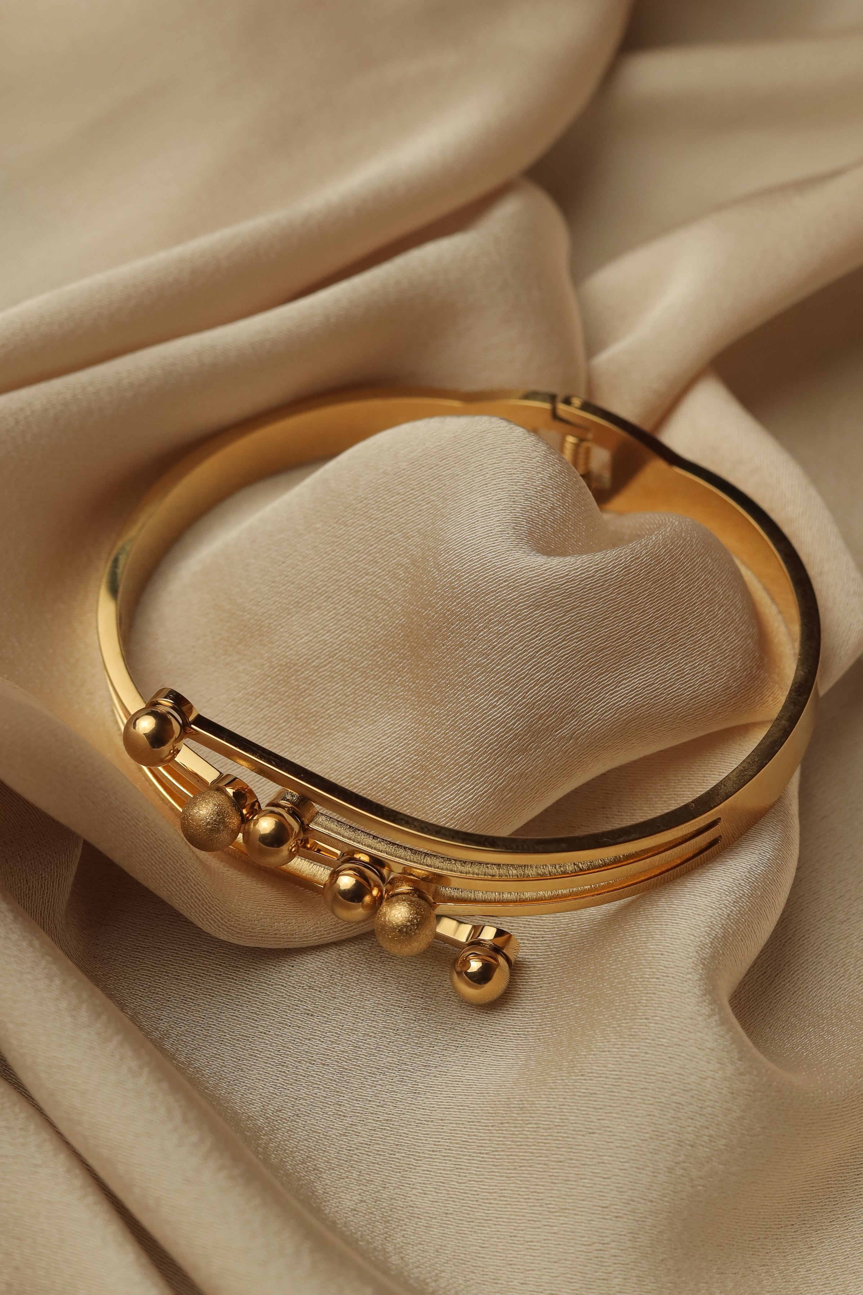 Gold Bead Studded Slim Bracelet