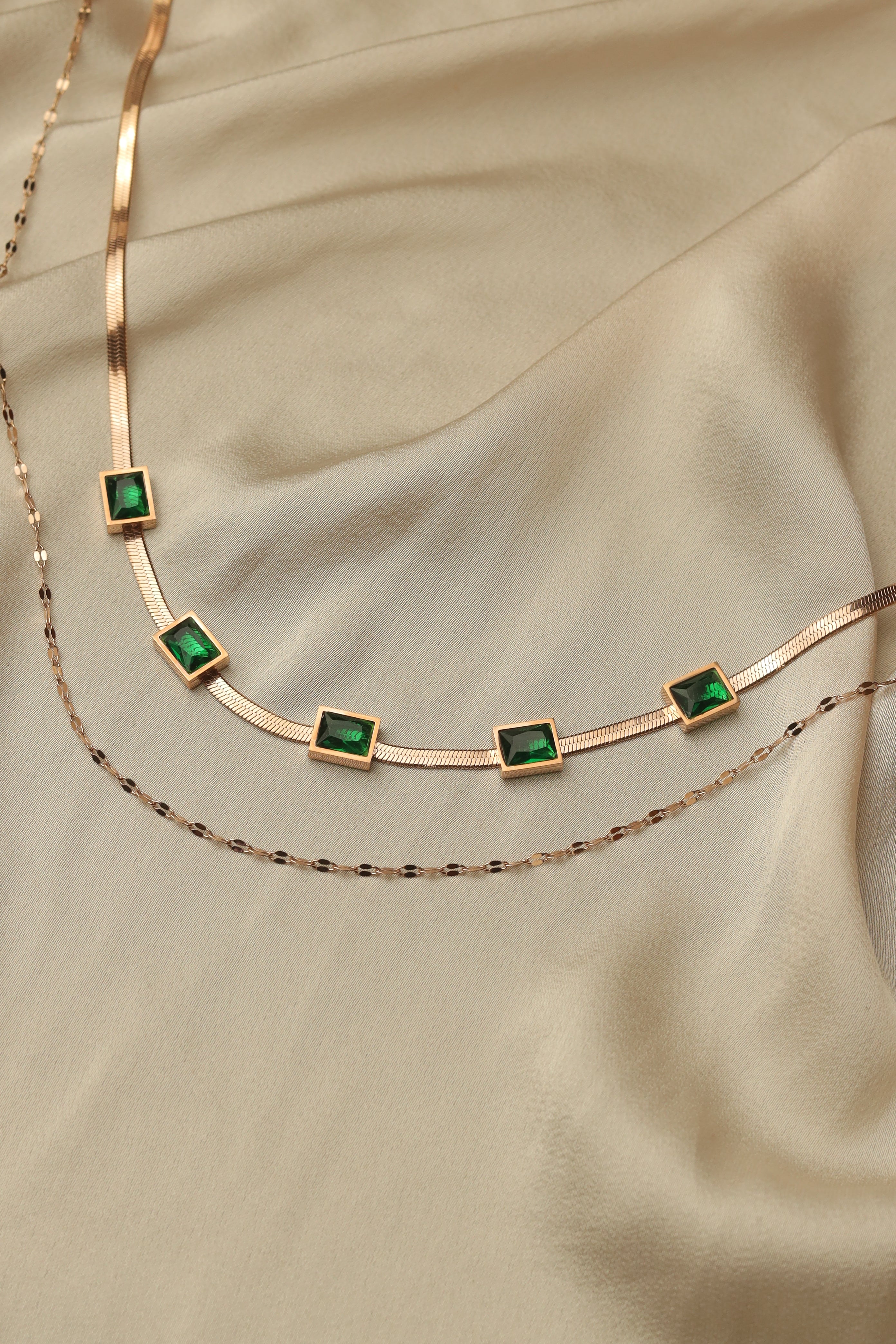Emerald Double Layered Serpent