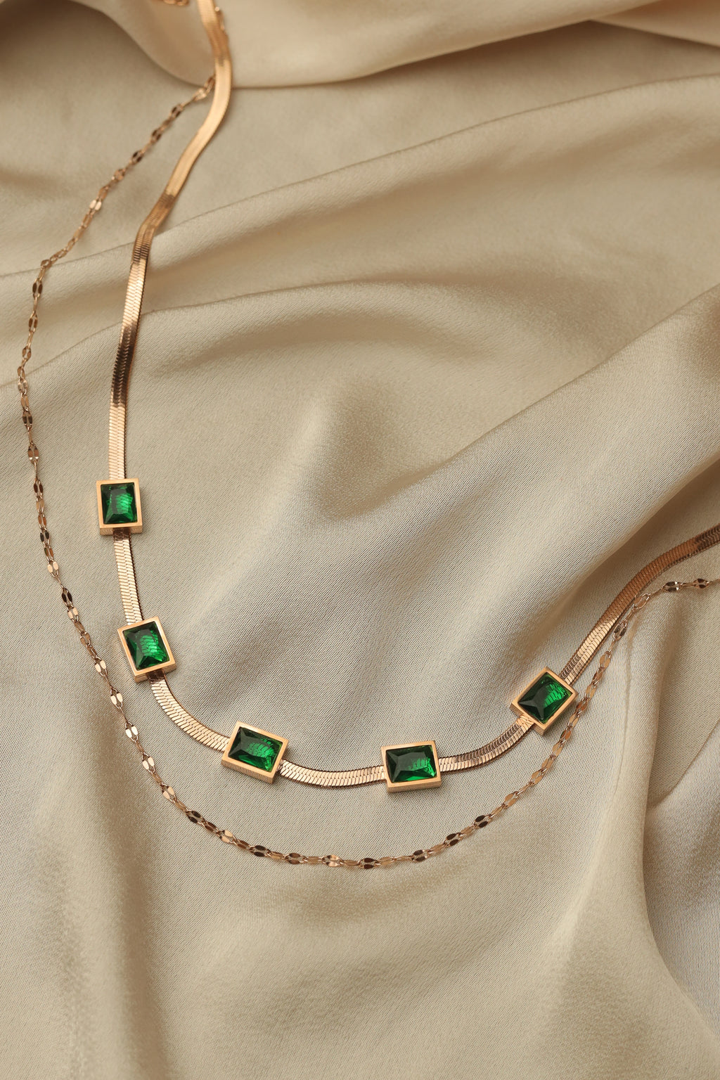 Emerald Double Layered Serpent