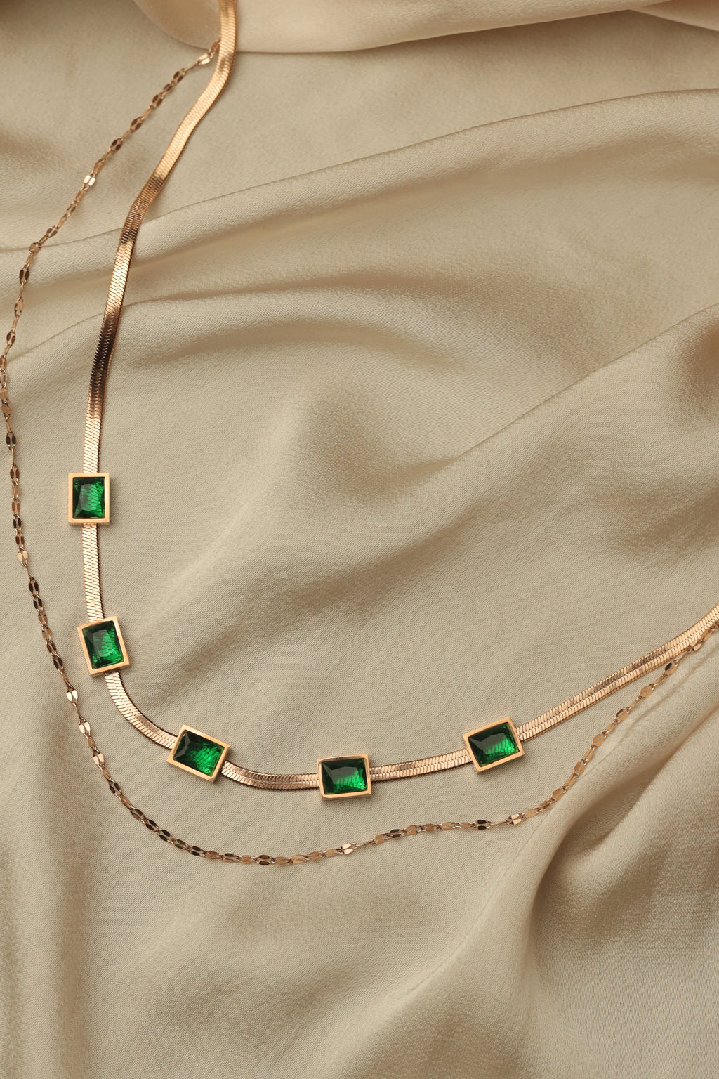Emerald Double Layered Serpent