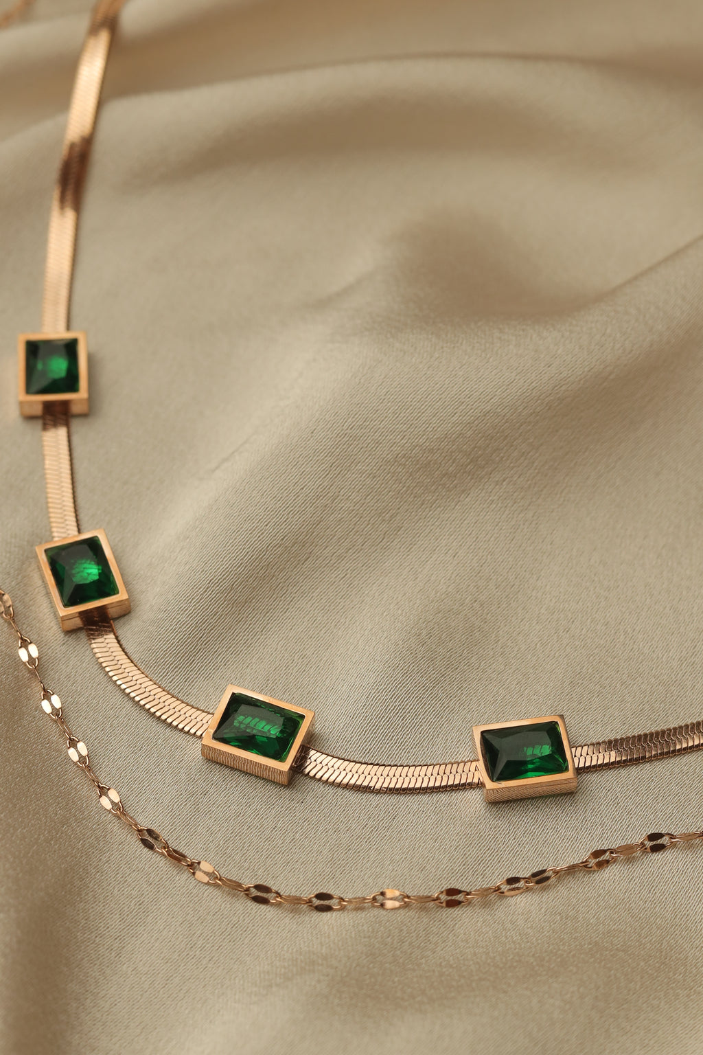 Emerald Double Layered Serpent